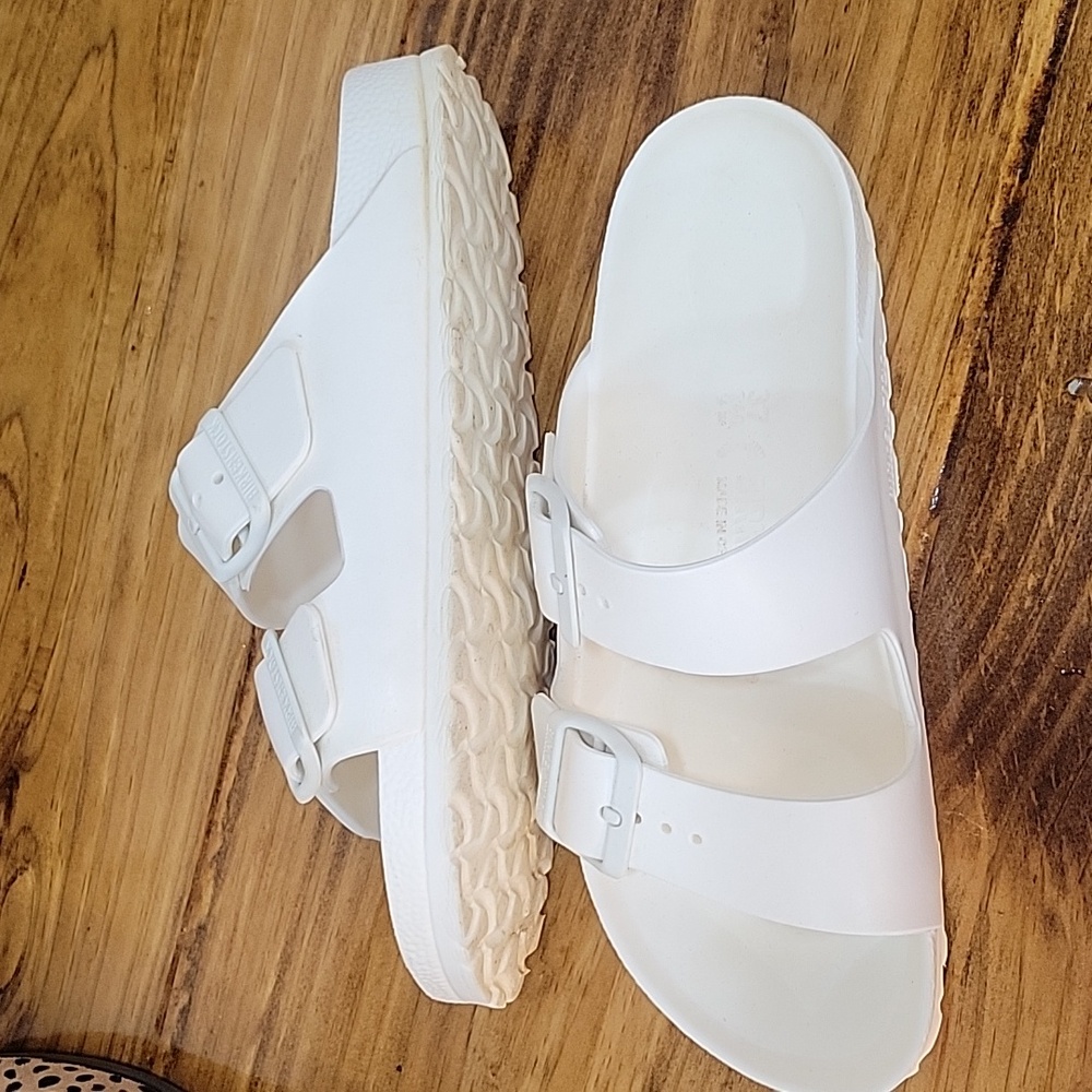 Womens BIRKENSTOCK sandals - Picture 2 of 4